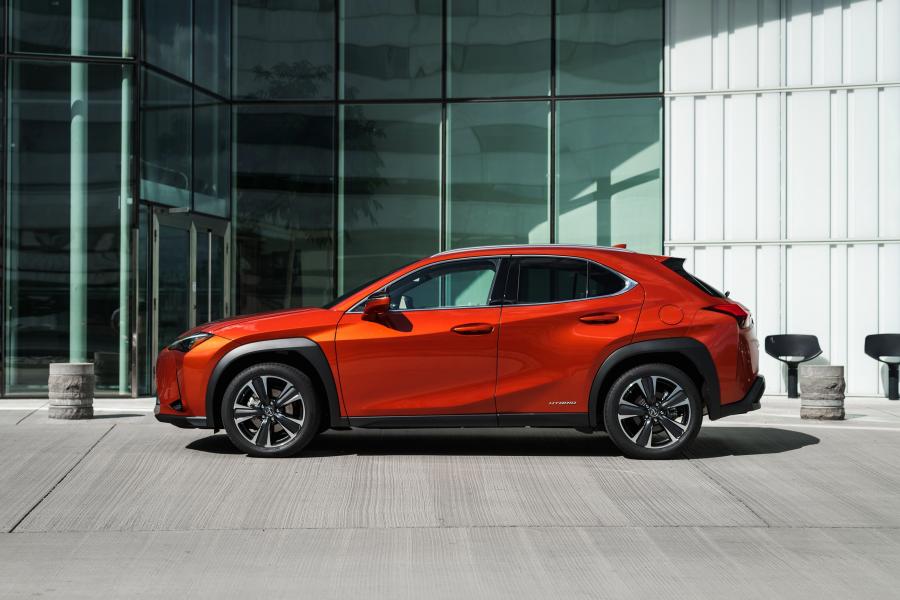   Lexus UX250h 2018 года  (NA) (фото 7 из 40)